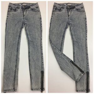 SILENCE & NOISE Urban Outfitters Acid Wash High Waist Zip Ankle Twig Jeans